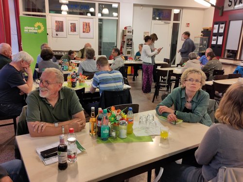 Mitglieder des Twistringer Ortsverbands im Gespräch